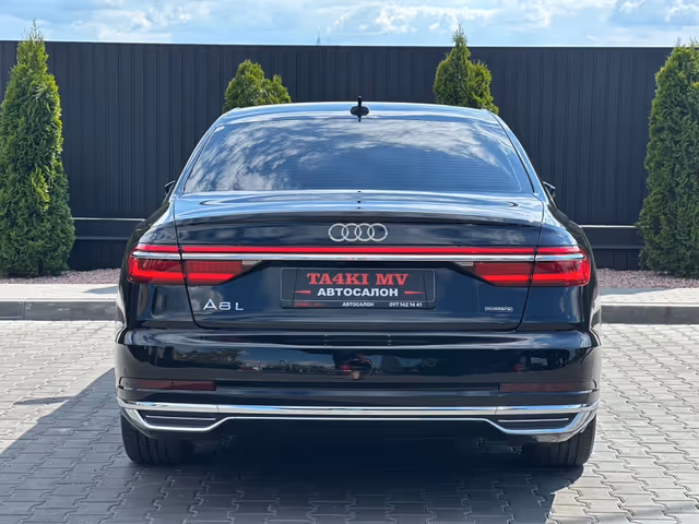 Audi A8 - фото 3