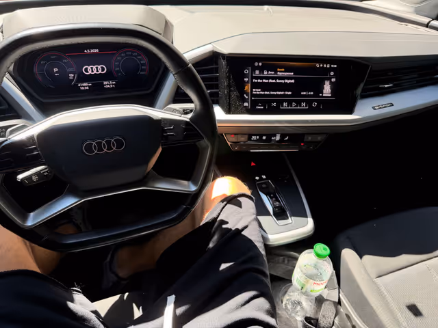Audi Q4 e-tron - фото 3