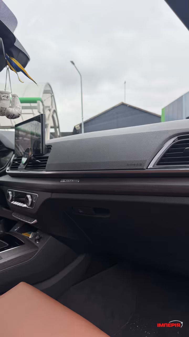 Audi Q5 e-tron - фото 8
