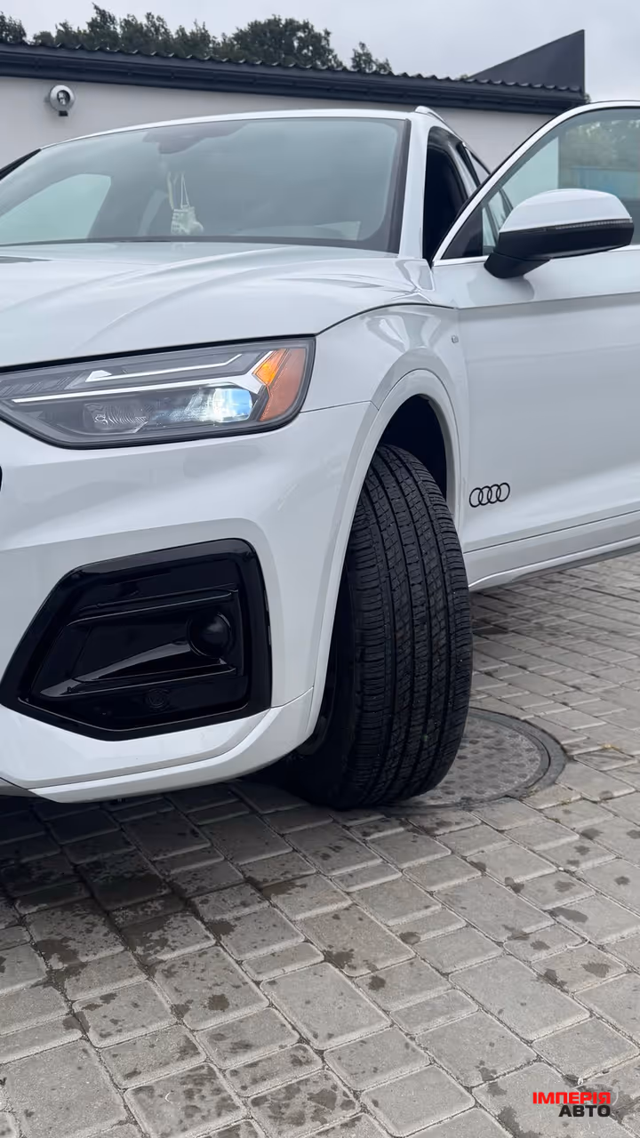 Audi Q5 e-tron - фото 1
