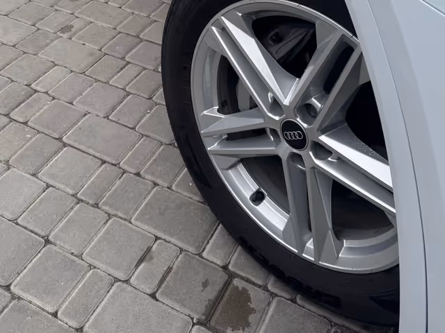 Audi Q5 e-tron - фото 4