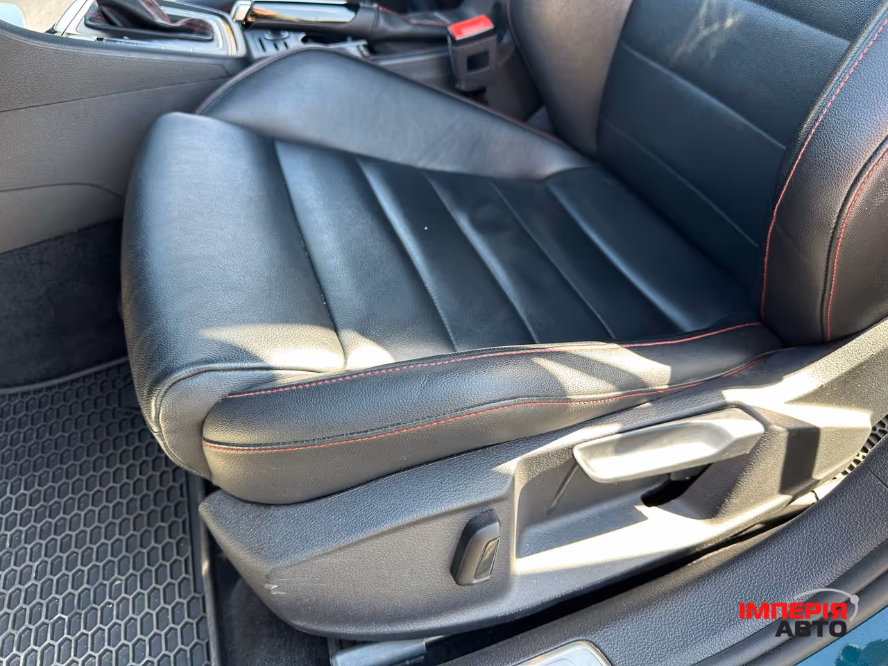 Volkswagen Golf GTI - фото 13