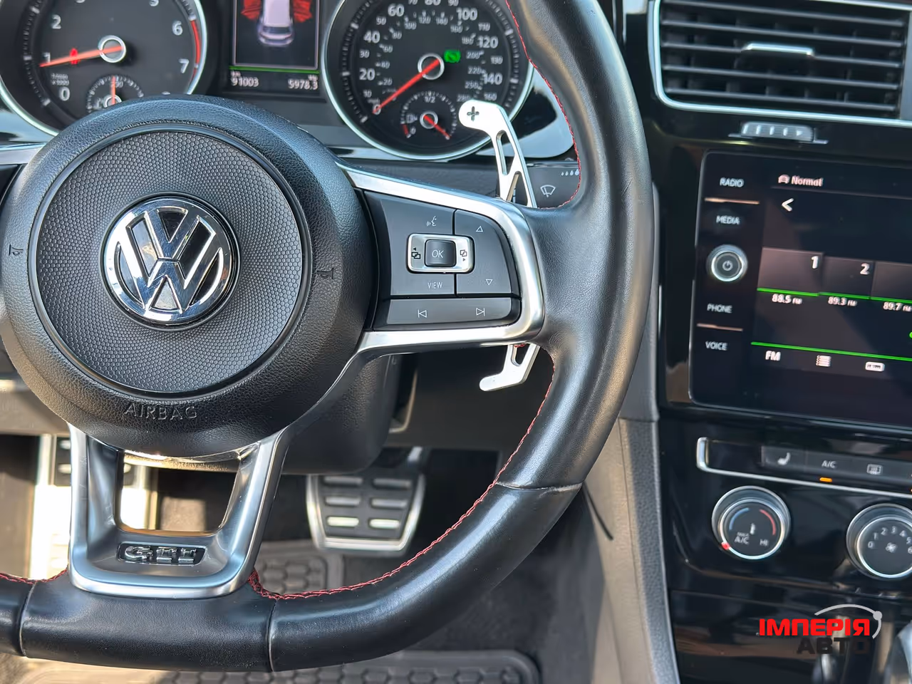 Volkswagen Golf GTI - фото 31