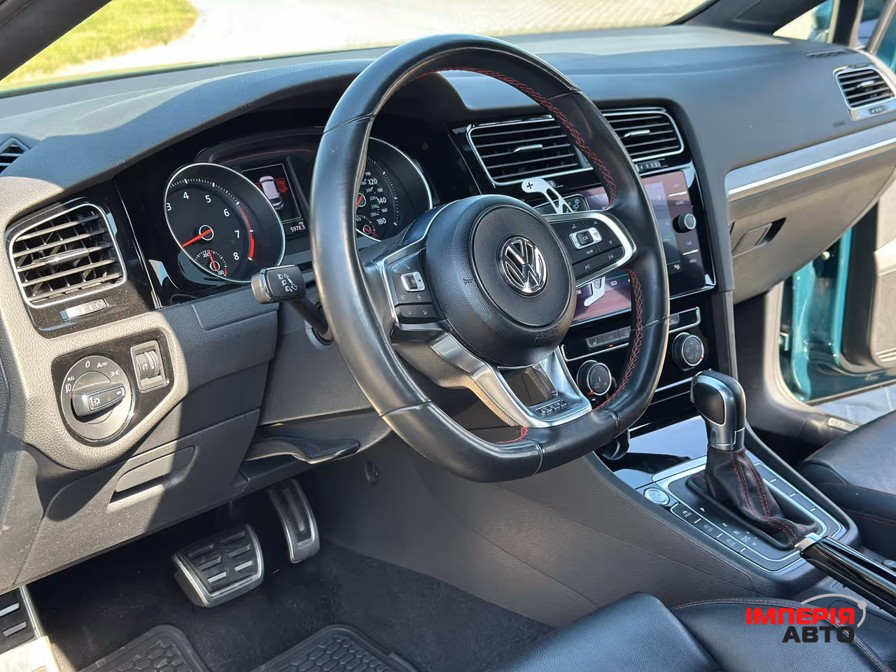 Volkswagen Golf GTI - фото 8