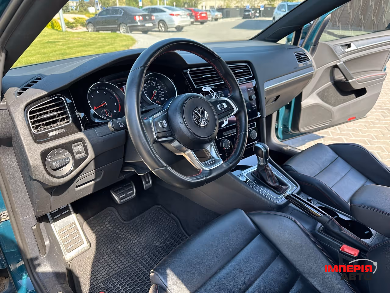 Volkswagen Golf GTI - фото 10
