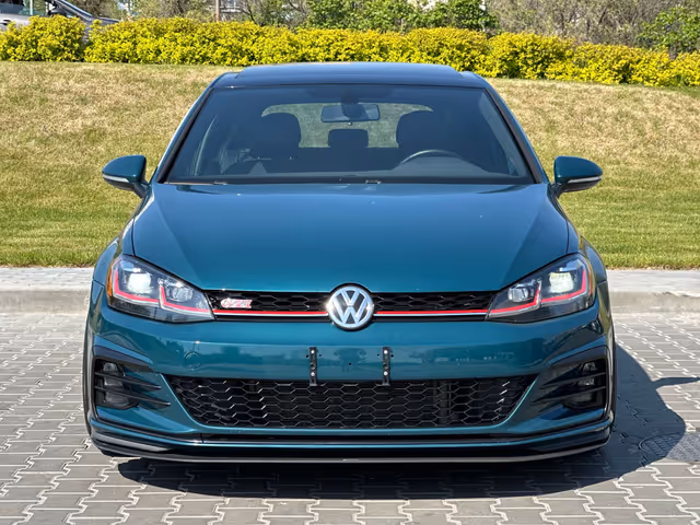 Volkswagen Golf GTI - фото 4