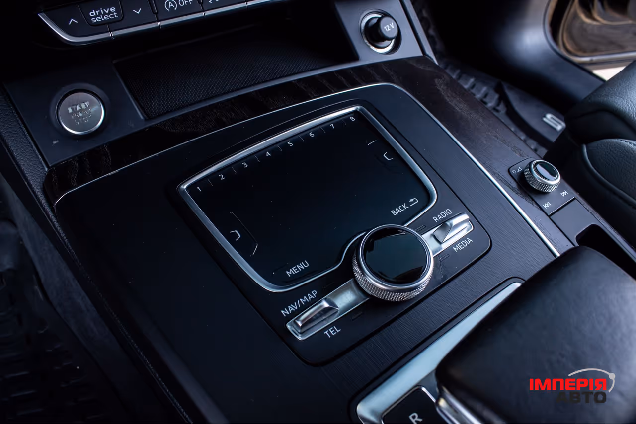 Audi Q5 - фото 17