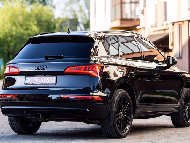 Audi Q5 - фото 5