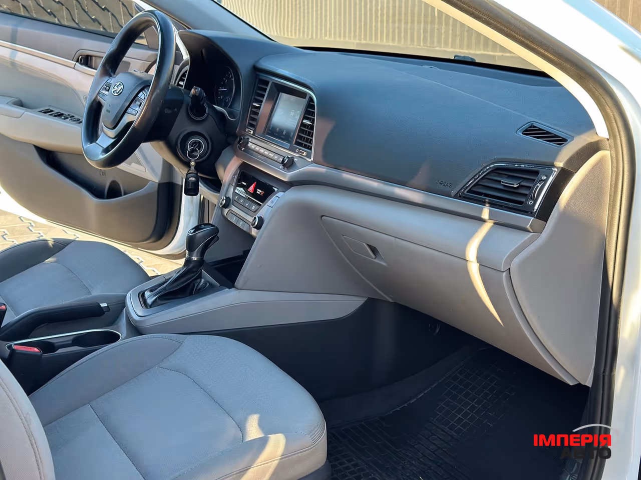 Hyundai Elantra - фото 17
