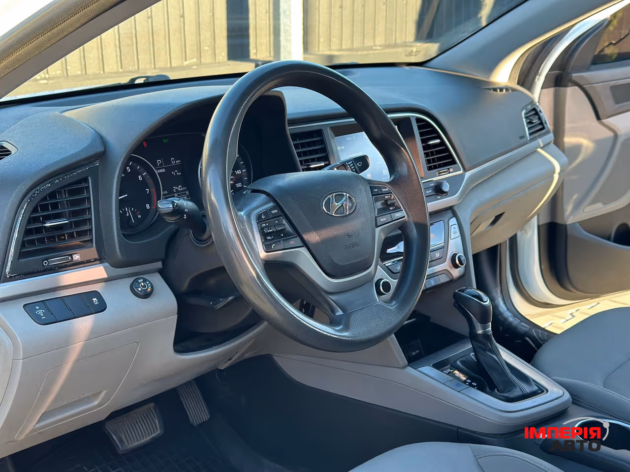 Hyundai Elantra - фото 8