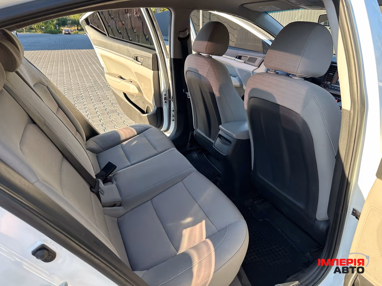 Hyundai Elantra - фото 16