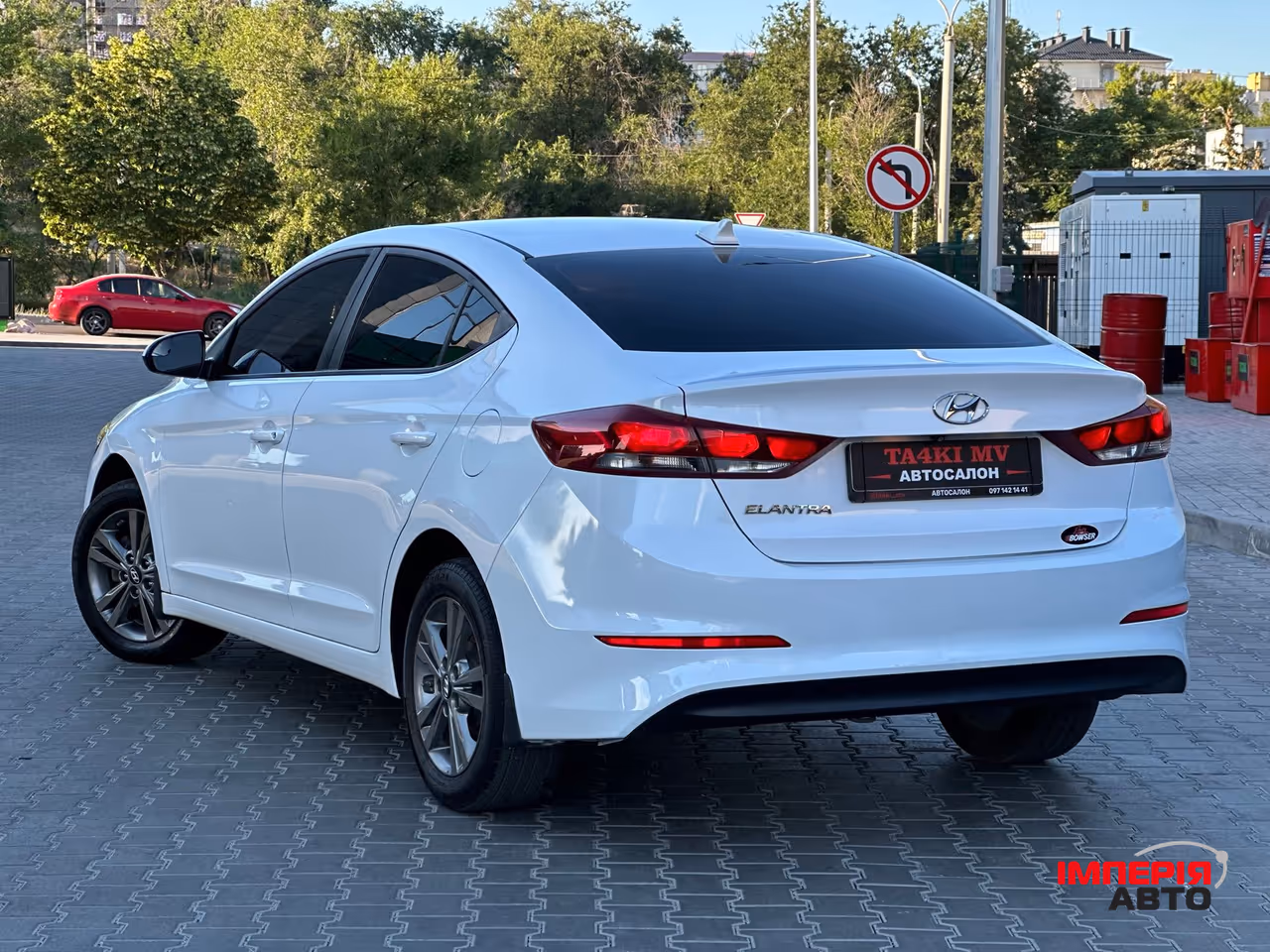 Hyundai Elantra - фото 5