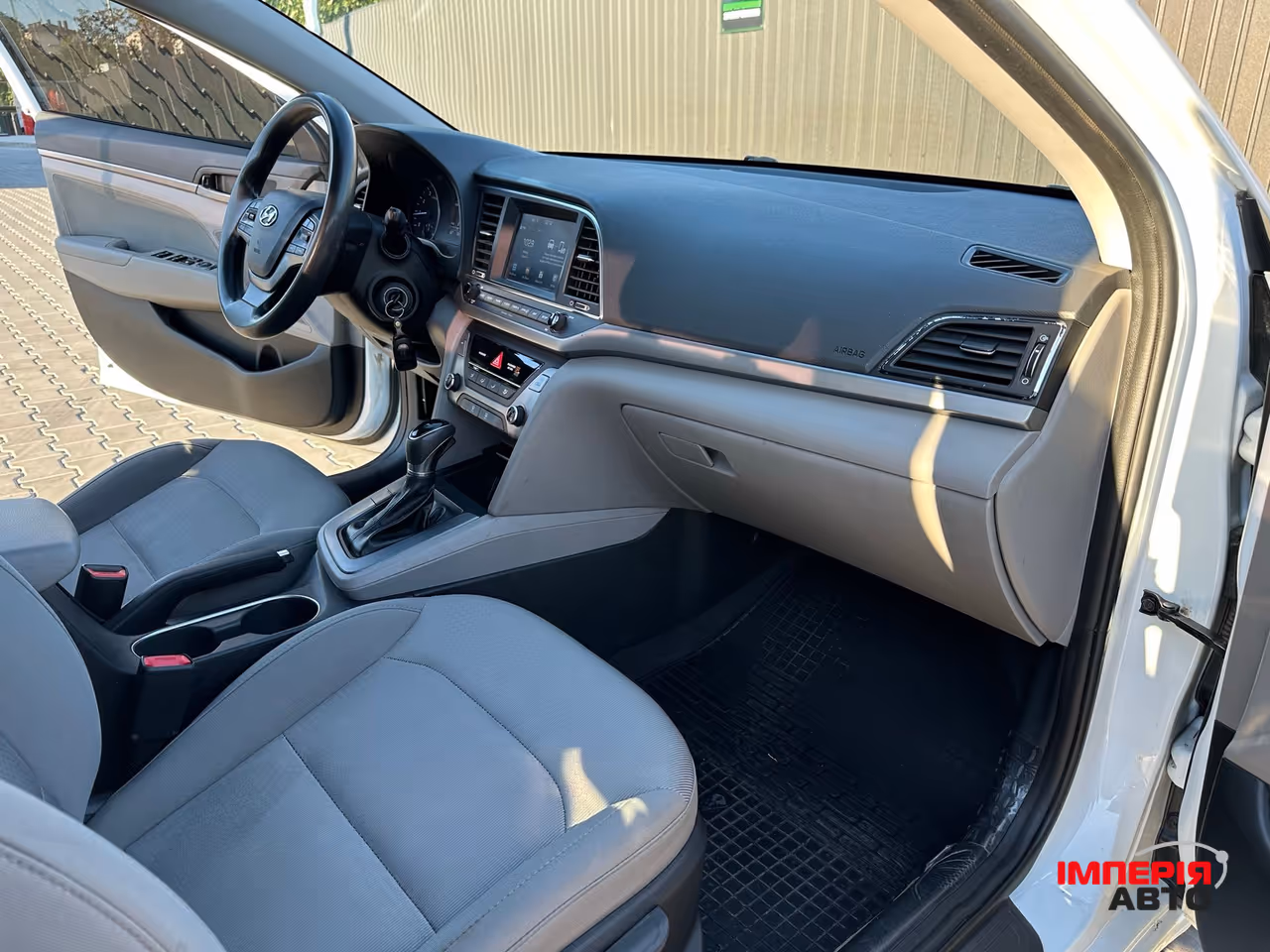 Hyundai Elantra - фото 19