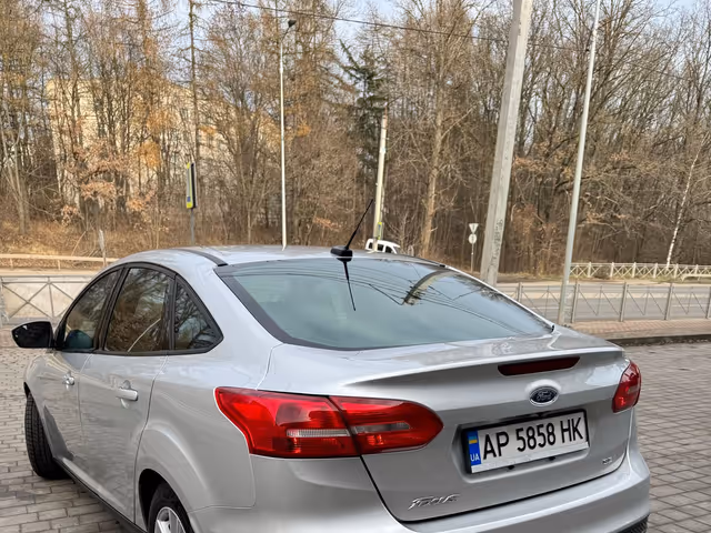 Ford Focus - фото 4