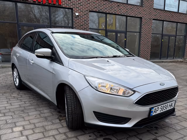 Ford Focus - фото 2