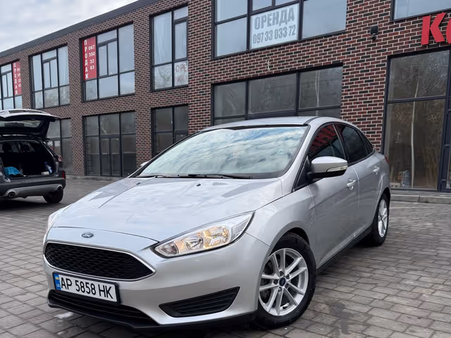 Ford Focus - фото 1