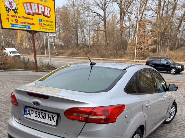 Ford Focus - фото 3