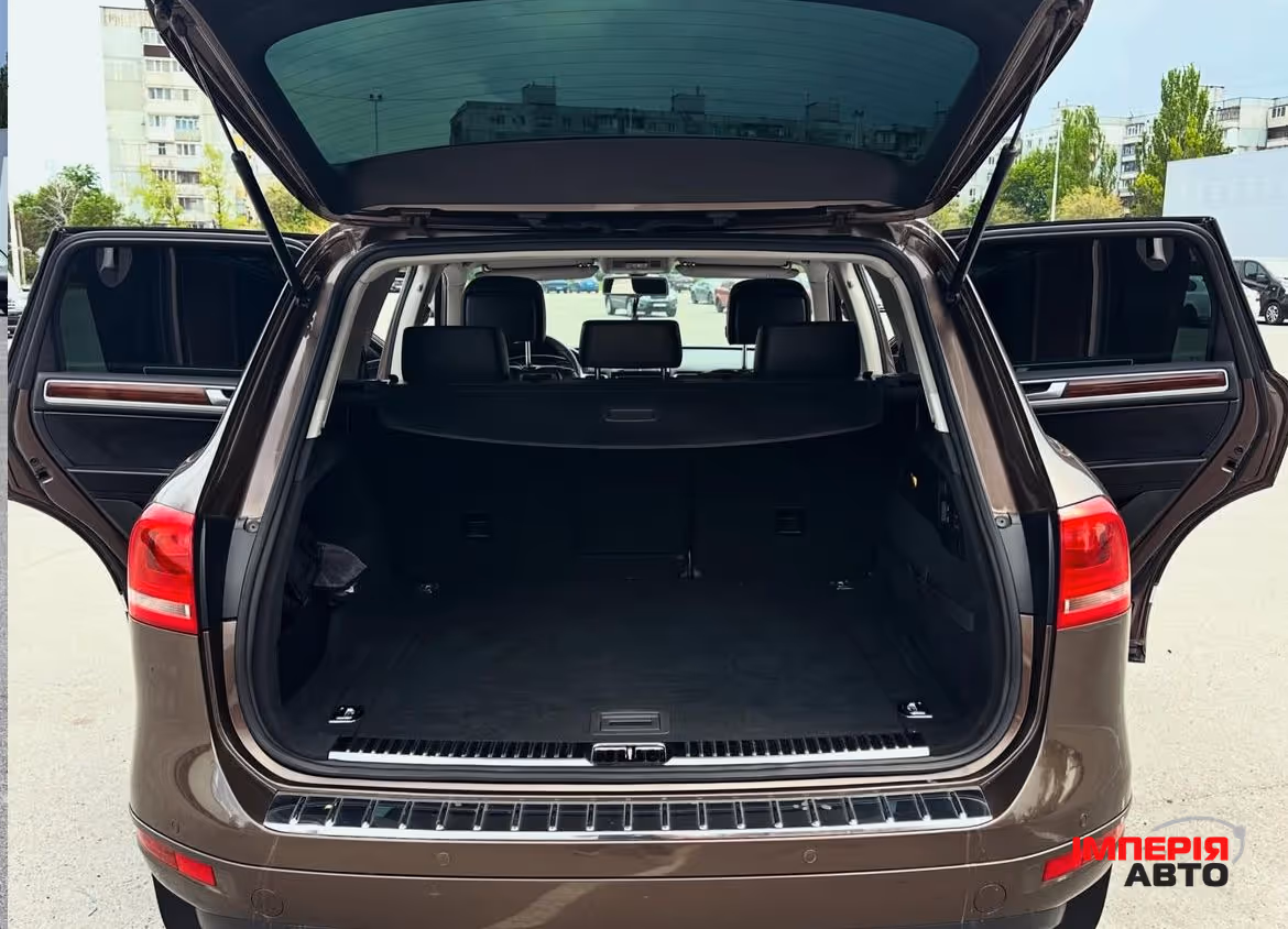 Volkswagen Touareg - фото 6