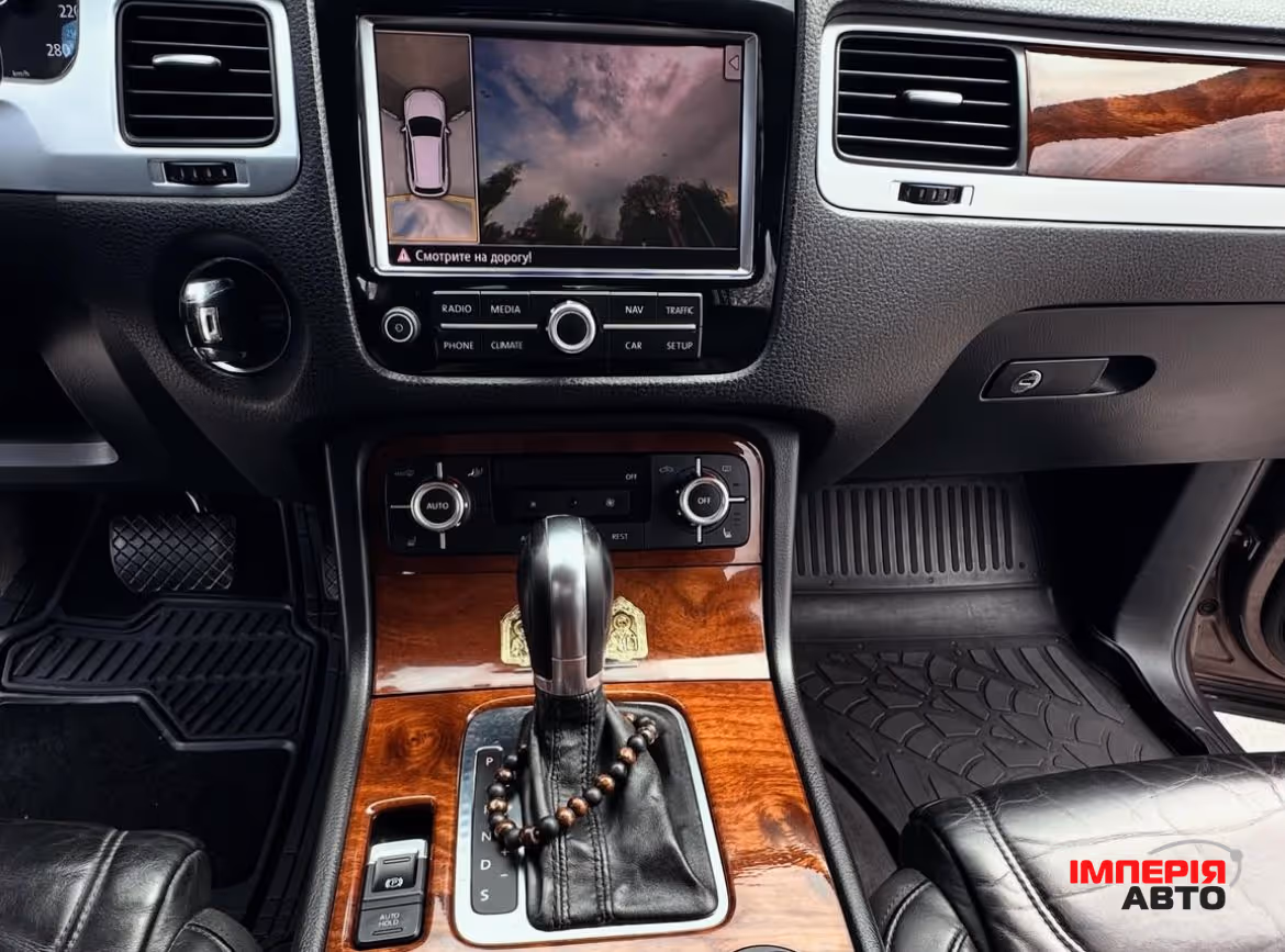 Volkswagen Touareg - фото 13