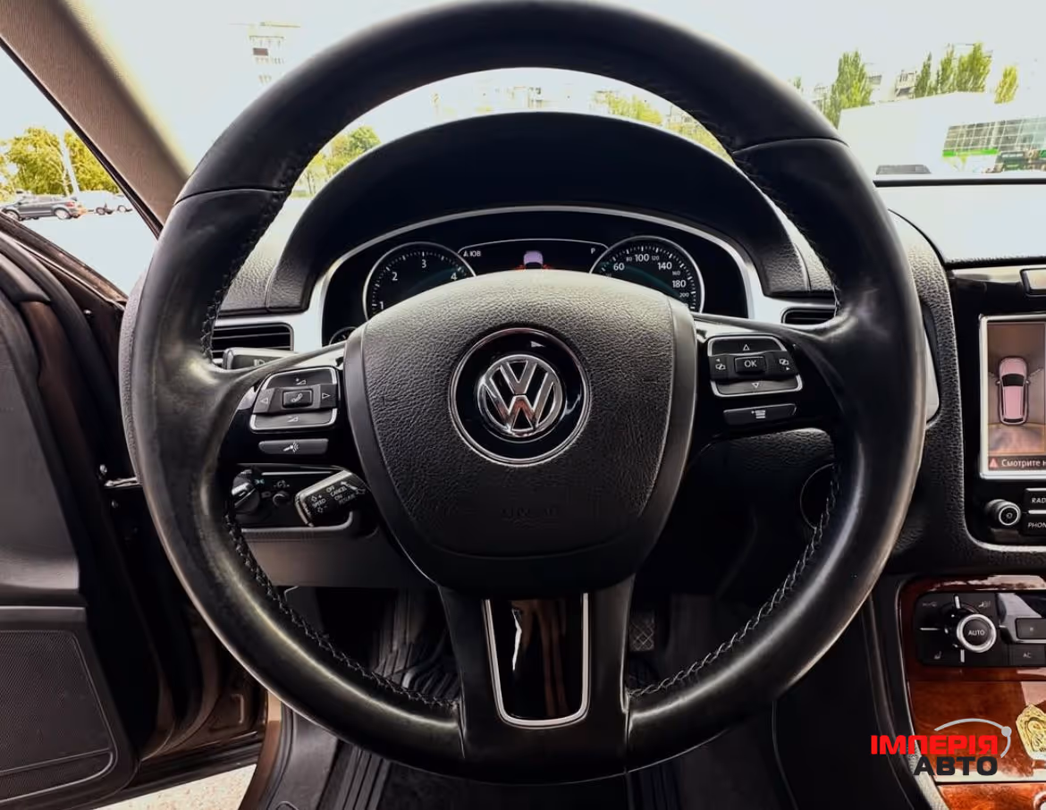 Volkswagen Touareg - фото 14