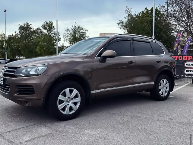 Volkswagen Touareg - фото 2