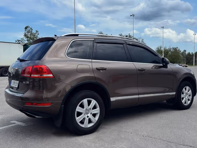 Volkswagen Touareg - фото 4