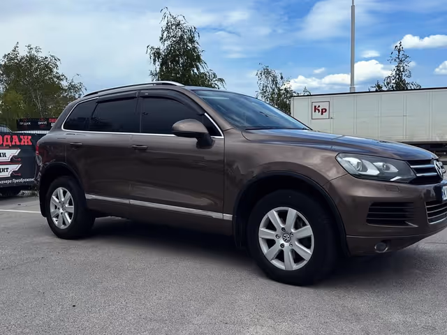 Volkswagen Touareg - фото 1