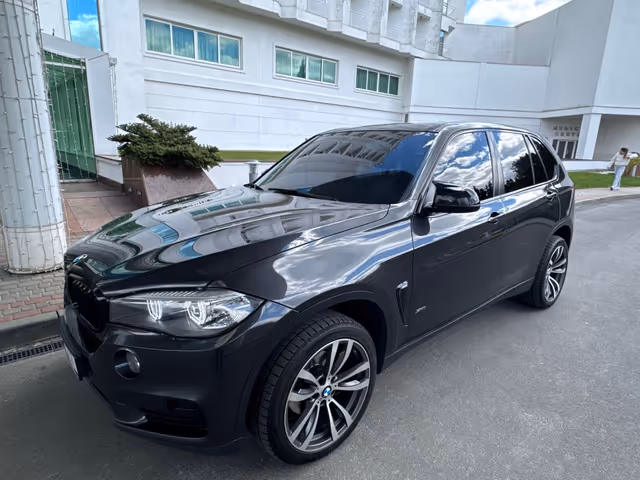 BMW X5 - фото 2