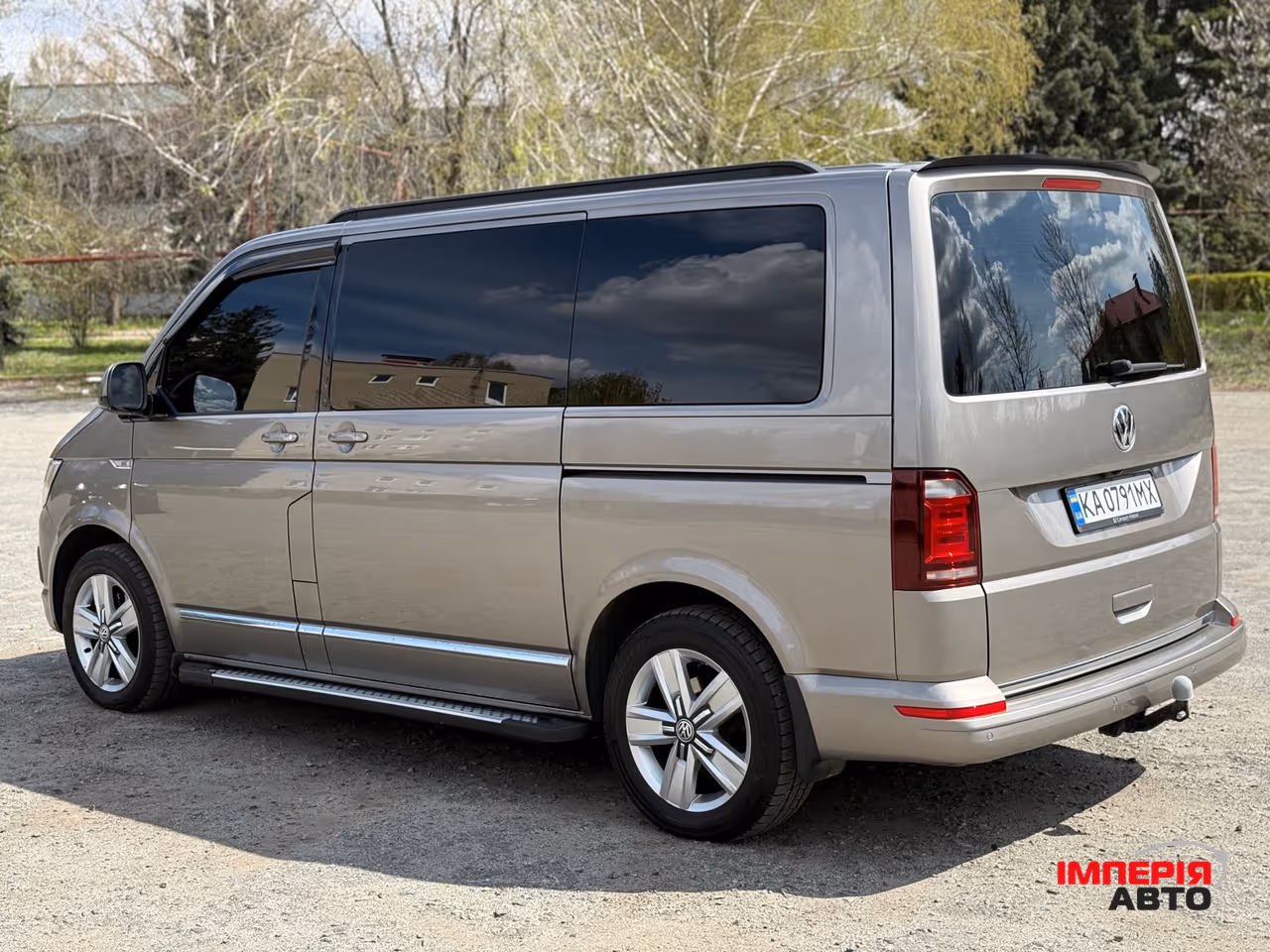 Volkswagen Multivan - фото 5