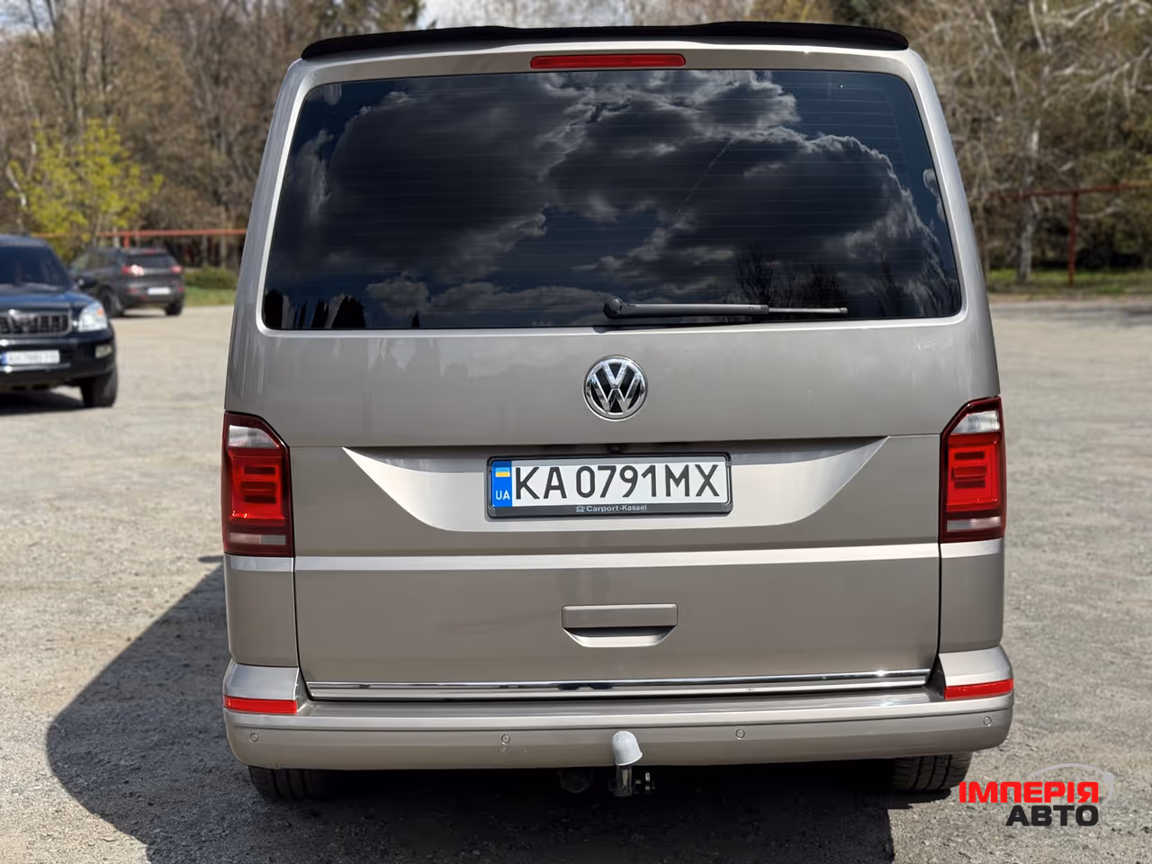 Volkswagen Multivan - фото 6