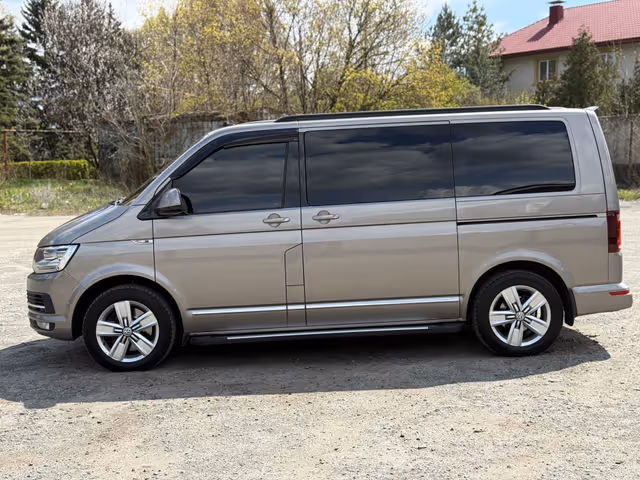 Volkswagen Multivan - фото 4
