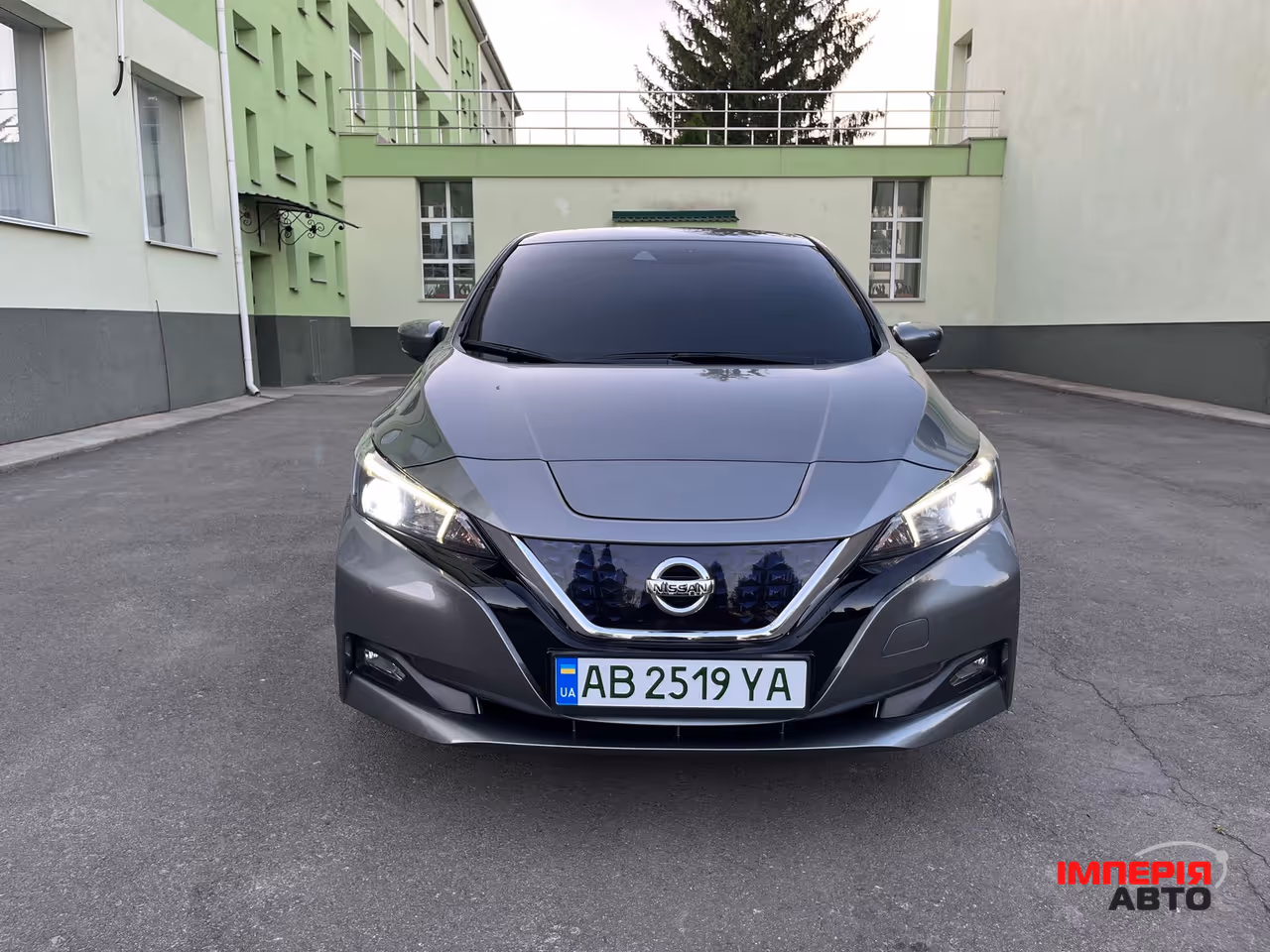 Nissan Leaf - фото 2