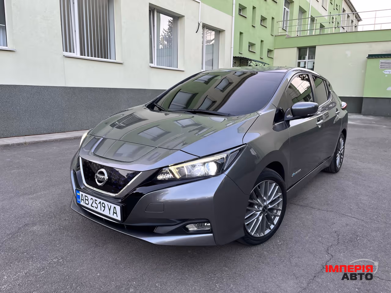 Nissan Leaf - фото 1