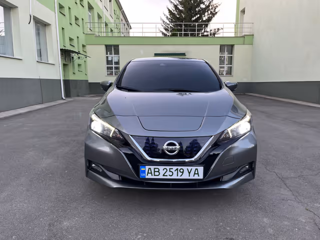 Nissan Leaf - фото 2