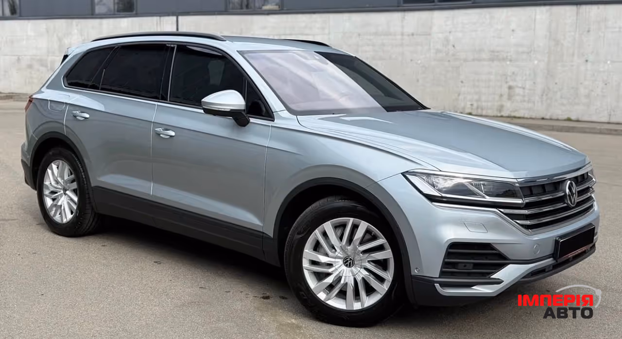 Volkswagen Touareg - фото 1