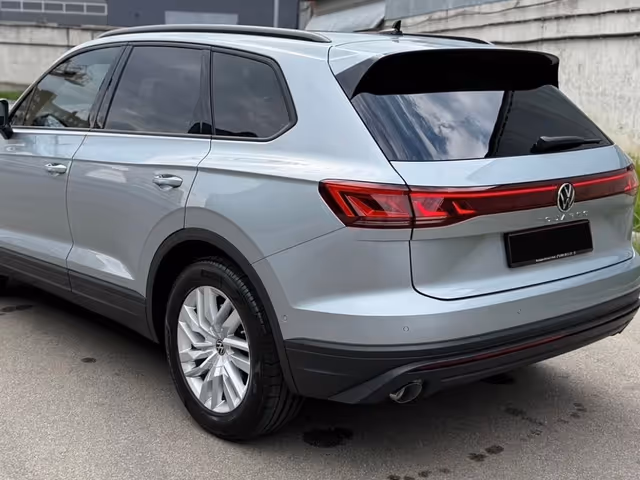 Volkswagen Touareg - фото 2