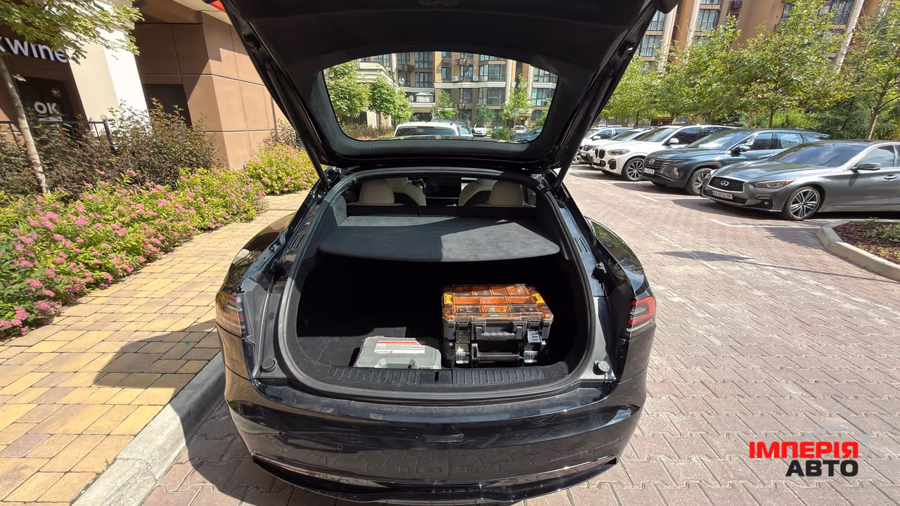Tesla Model S - фото 21