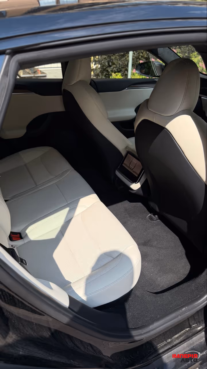 Tesla Model S - фото 8