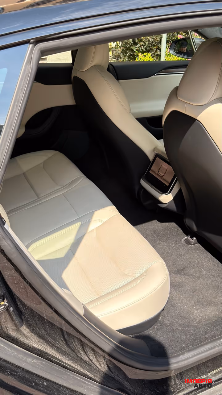 Tesla Model S - фото 7