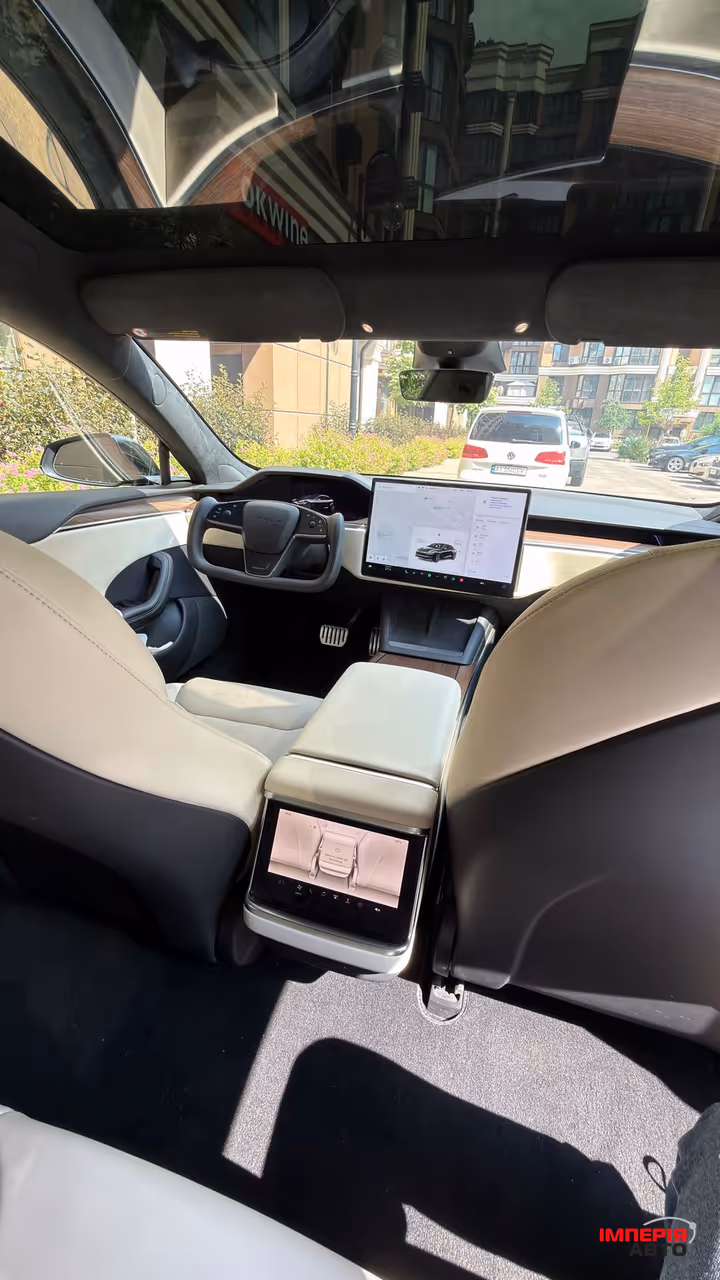Tesla Model S - фото 11