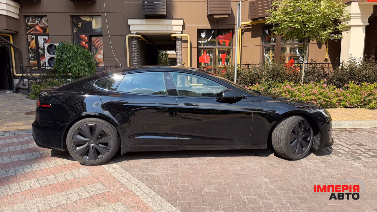 Tesla Model S - фото 5