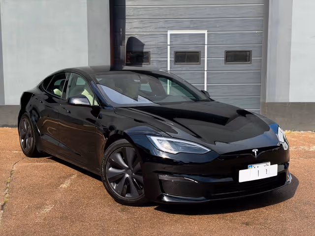 Tesla Model S - зображення 1