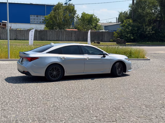 Toyota Avalon - фото 4