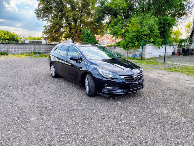 Opel Astra - фото 1