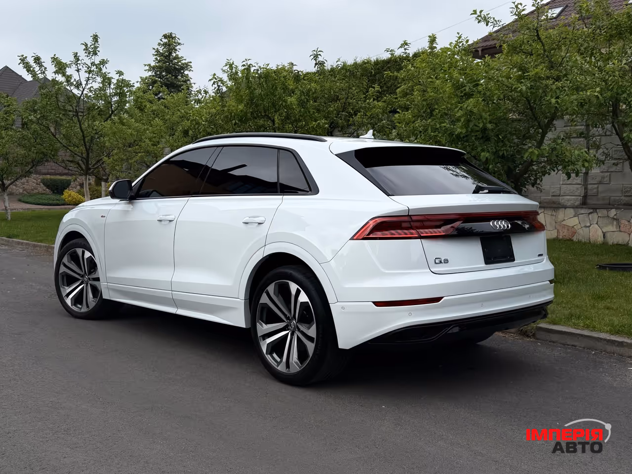 Audi Q8 - фото 6