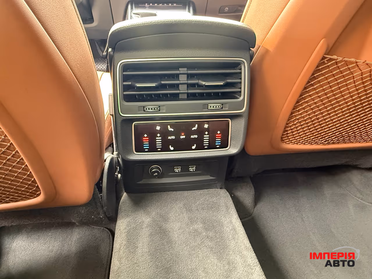 Audi Q8 - фото 22