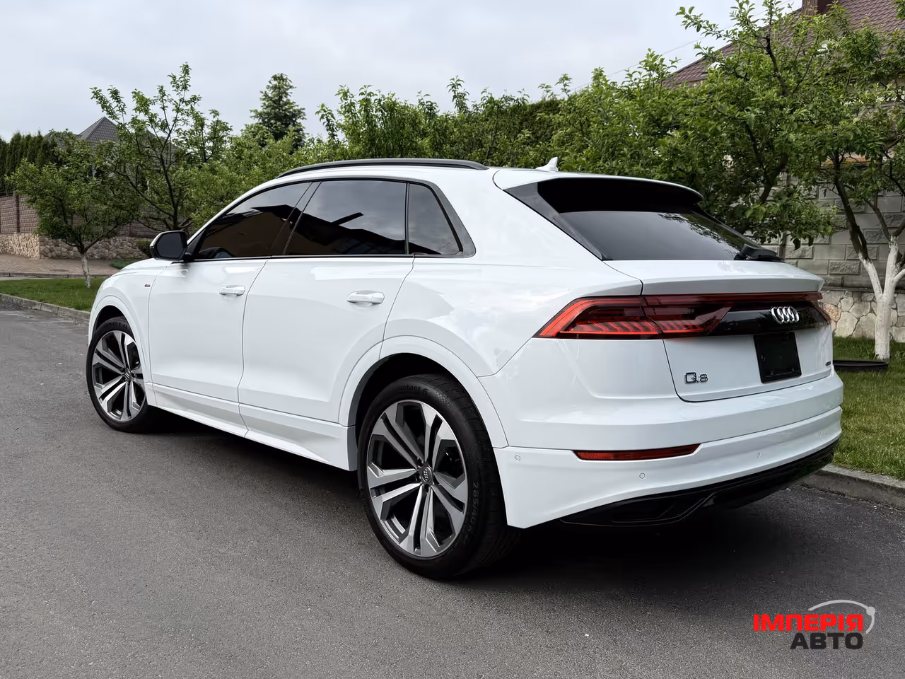 Audi Q8 - фото 11