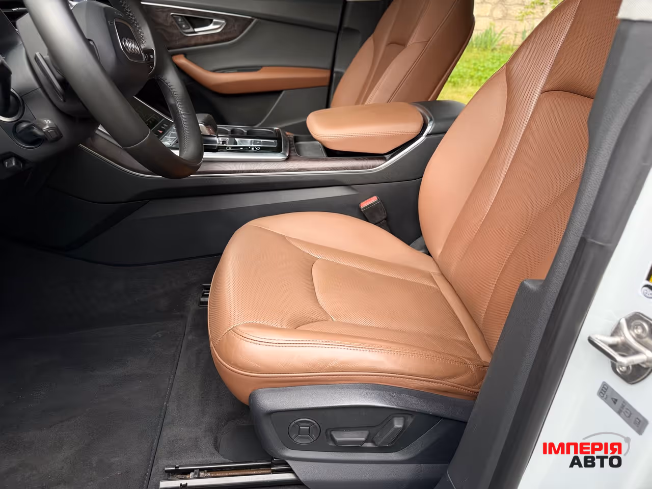 Audi Q8 - фото 25