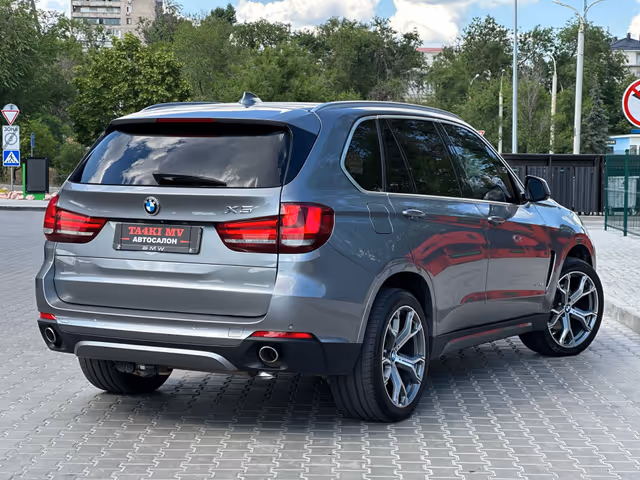 BMW X5 - фото 2