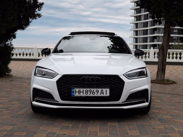 Audi A5 - фото 1